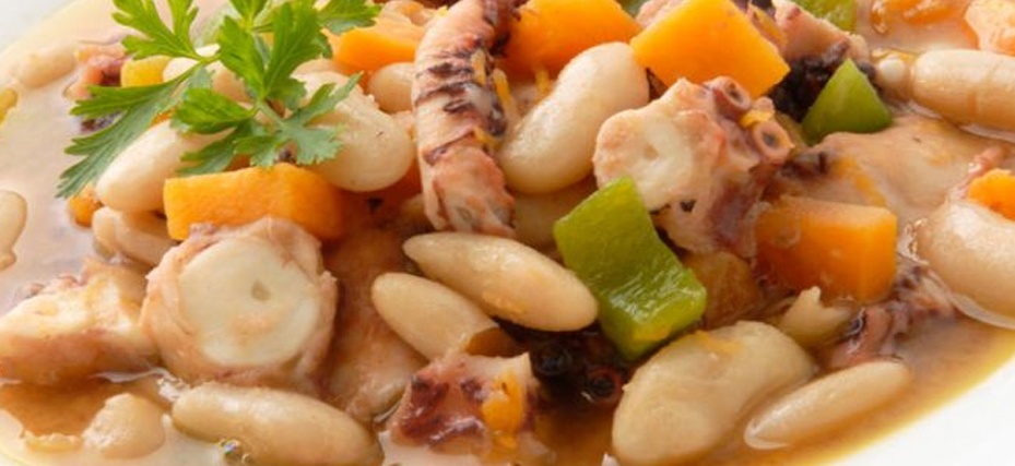 Cazuelita de habas tiernas con pulpo
